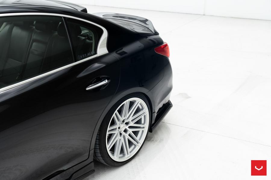 Детали экстерьера Infiniti Q50S on Vossen Wheels (CV10) 2019 года  (фото 21 из 21)